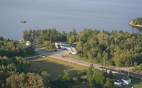 Edgewater Motel