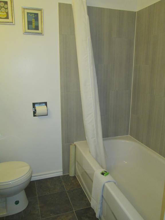 Edgewater Motel And Campground Temiskaming Shores Номер фото