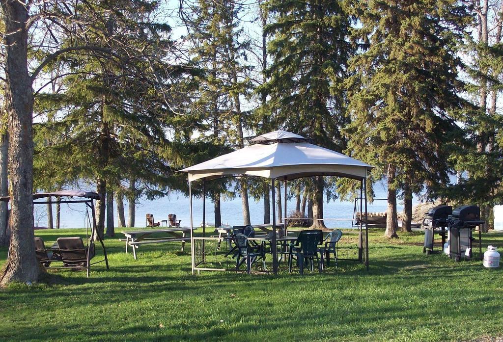 Edgewater Motel And Campground Temiskaming Shores Экстерьер фото