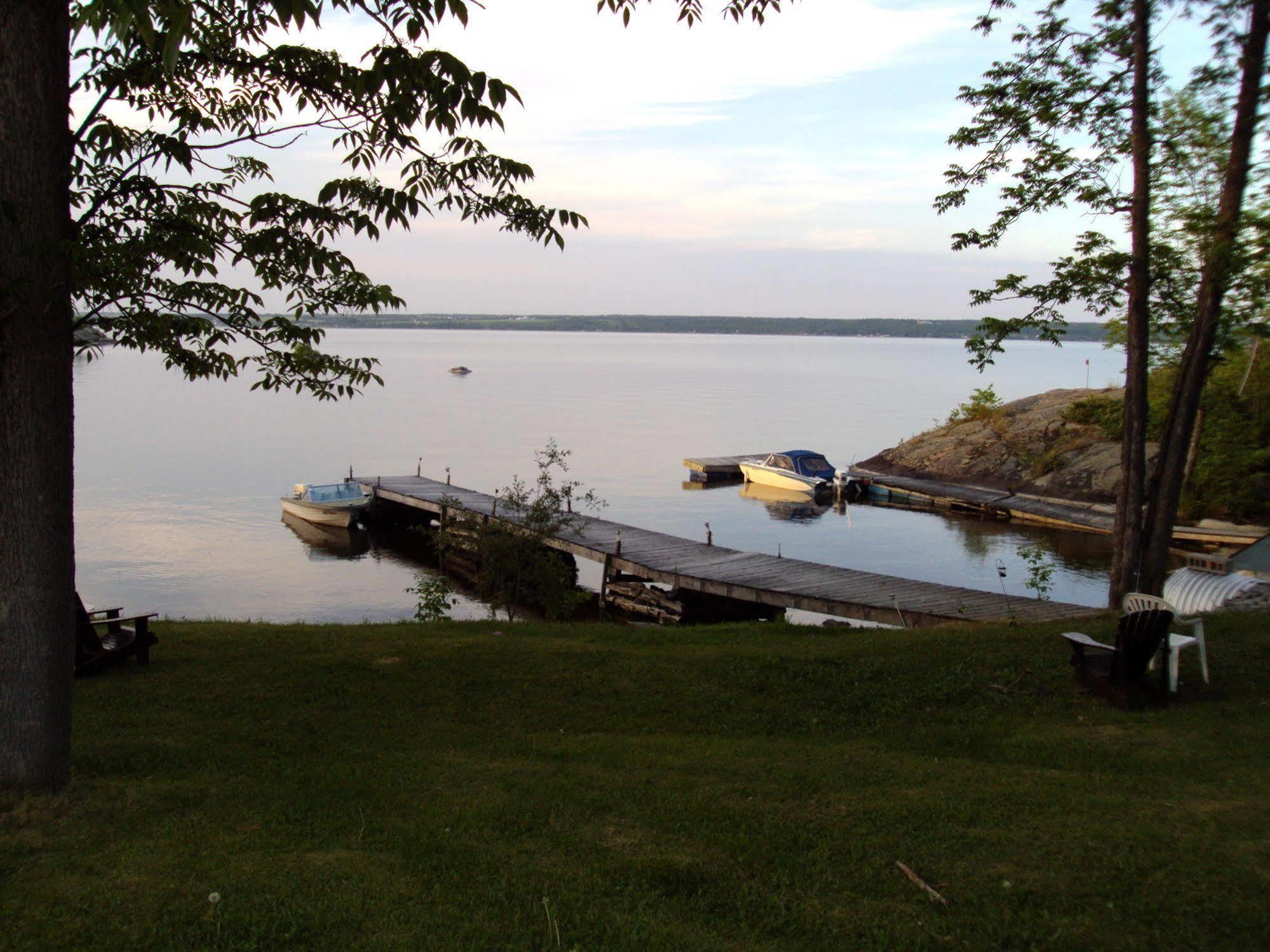 Edgewater Motel And Campground Temiskaming Shores Экстерьер фото